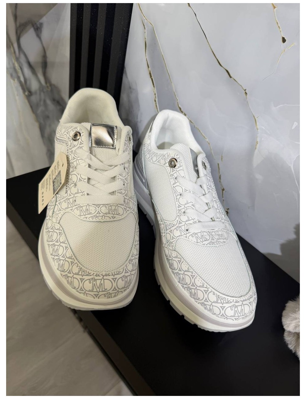 Sneakers bianche con brillantini