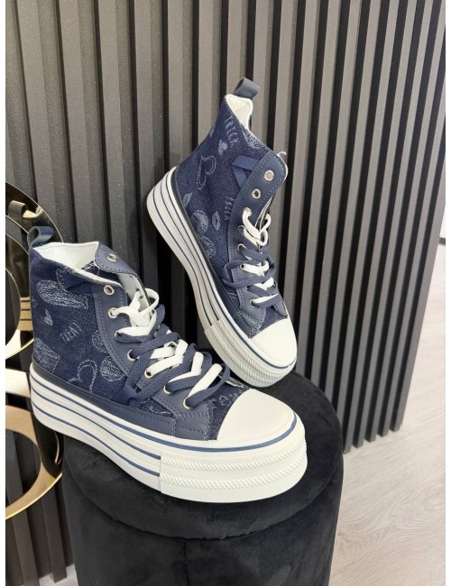 Sneakers jeans