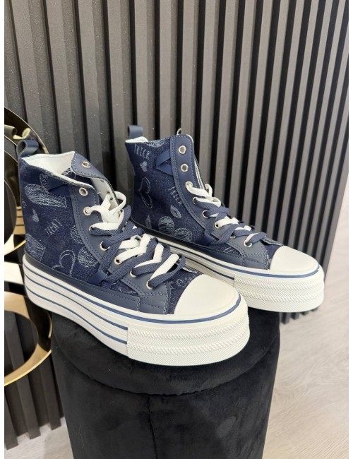 Sneakers jeans