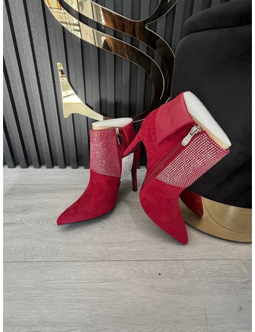 Stivaletto bordeaux con tacco