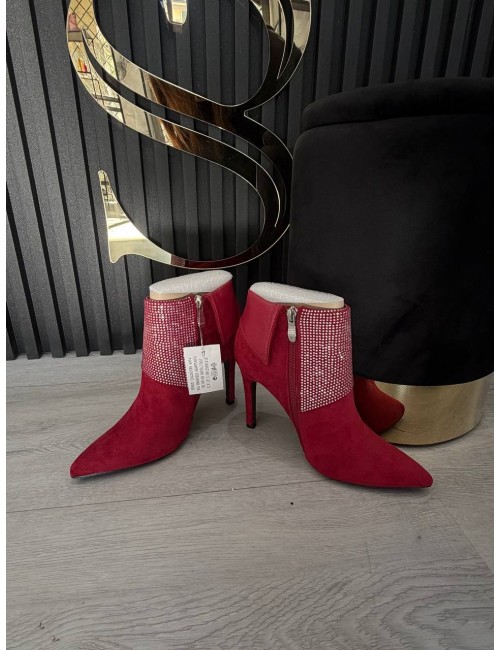 Stivaletto bordeaux con tacco